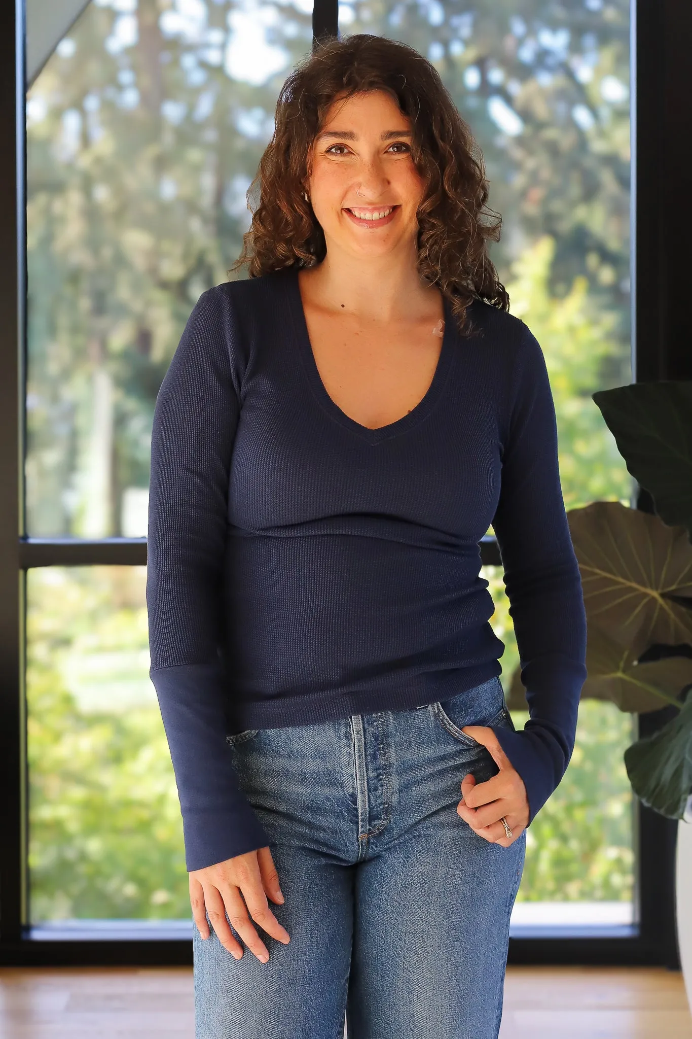 Bobi V-Neck Fitted Long Cuff Tee