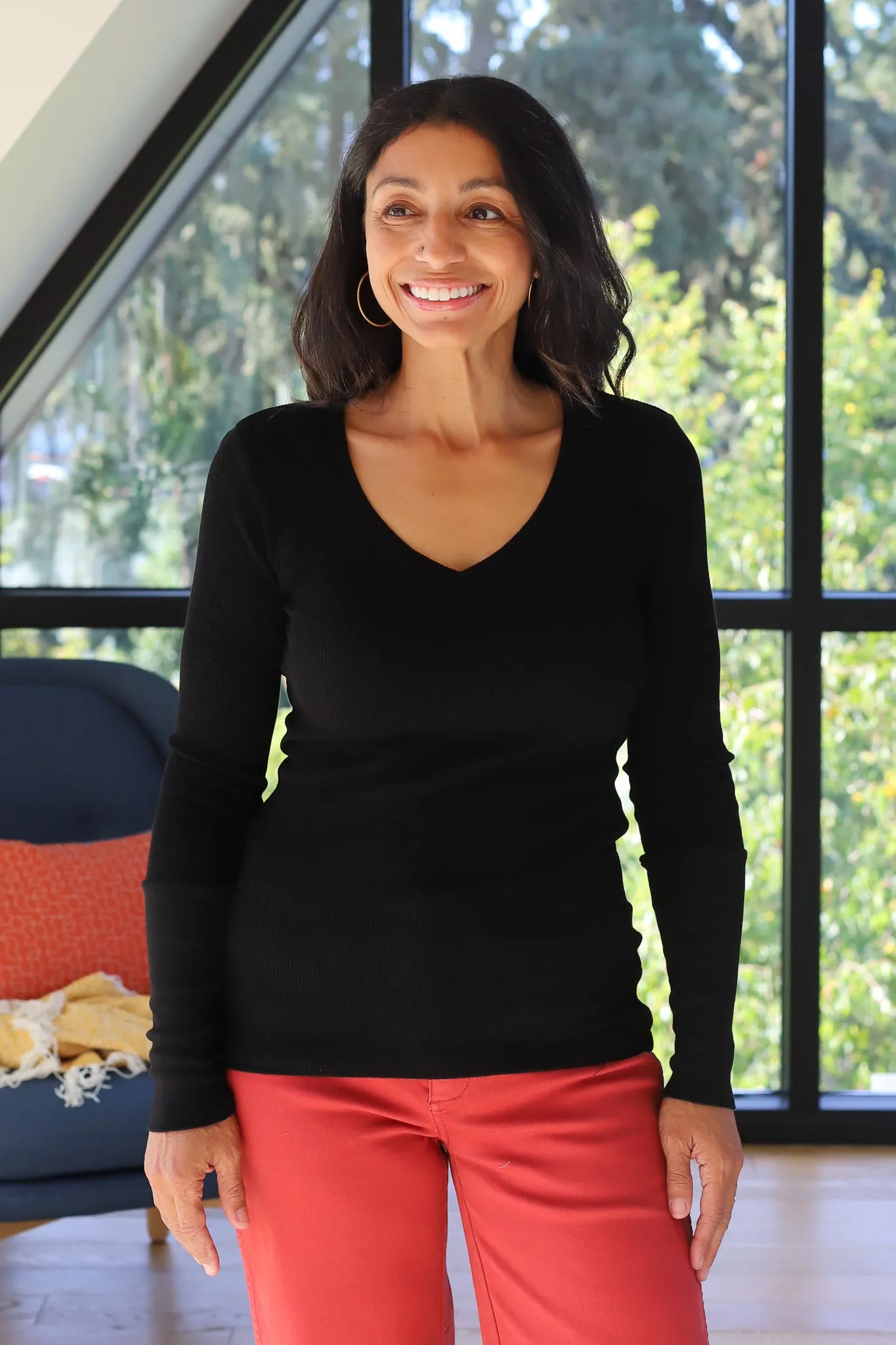 Bobi V-Neck Fitted Long Cuff Tee