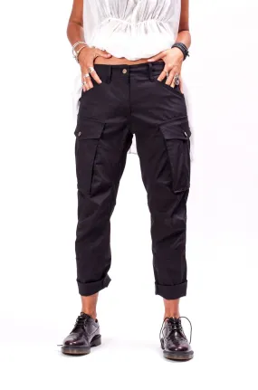 Casual Low Waisted Black Cargo Pants