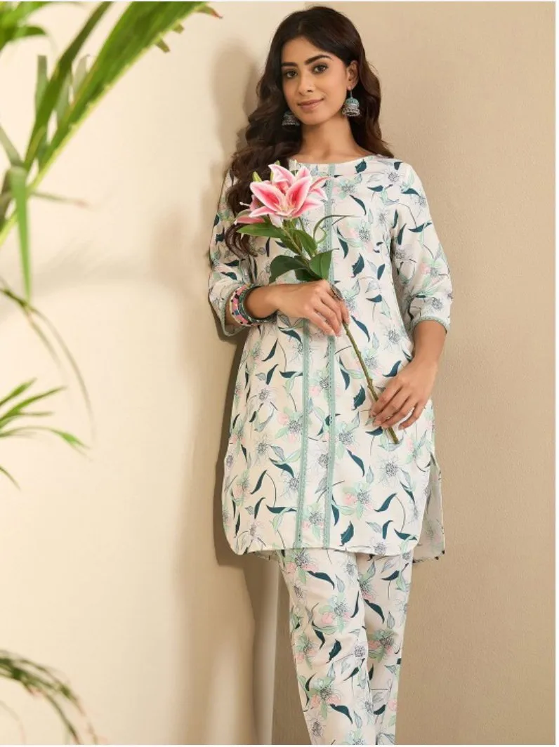 Floral Printed Gotta Patti Straight Kurti With Trousers