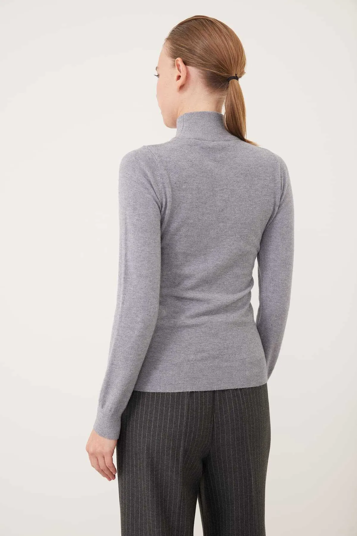 Half Turtleneck Long Sleeve Sweater Gray