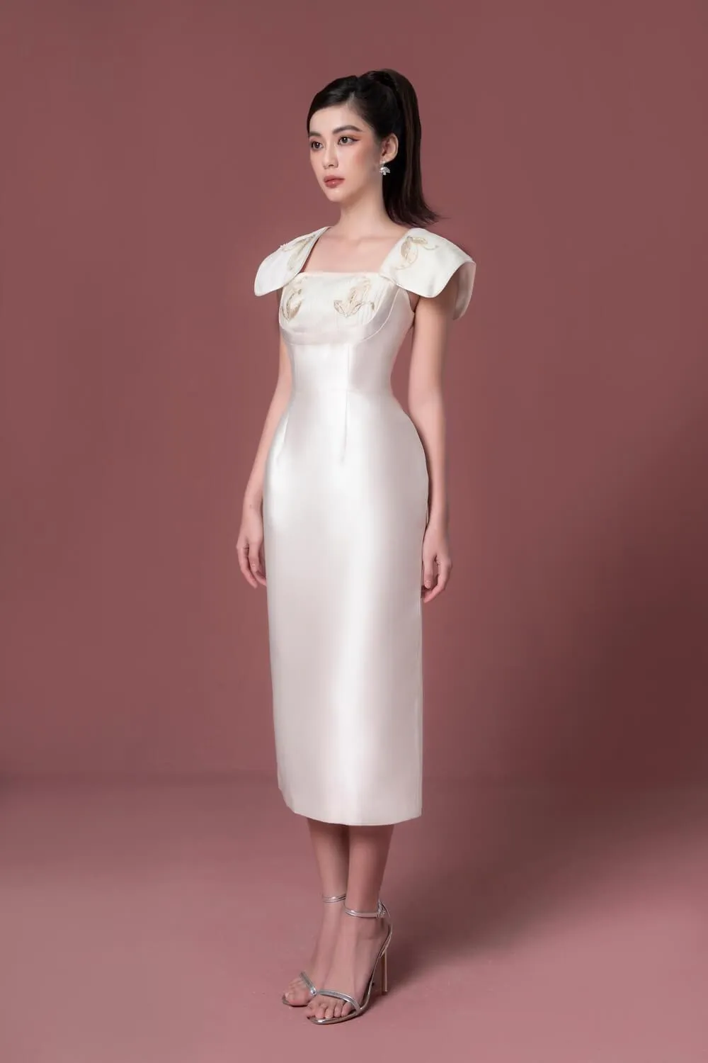 Lily Sheath Cape Sleeved Taffeta Midi Dress