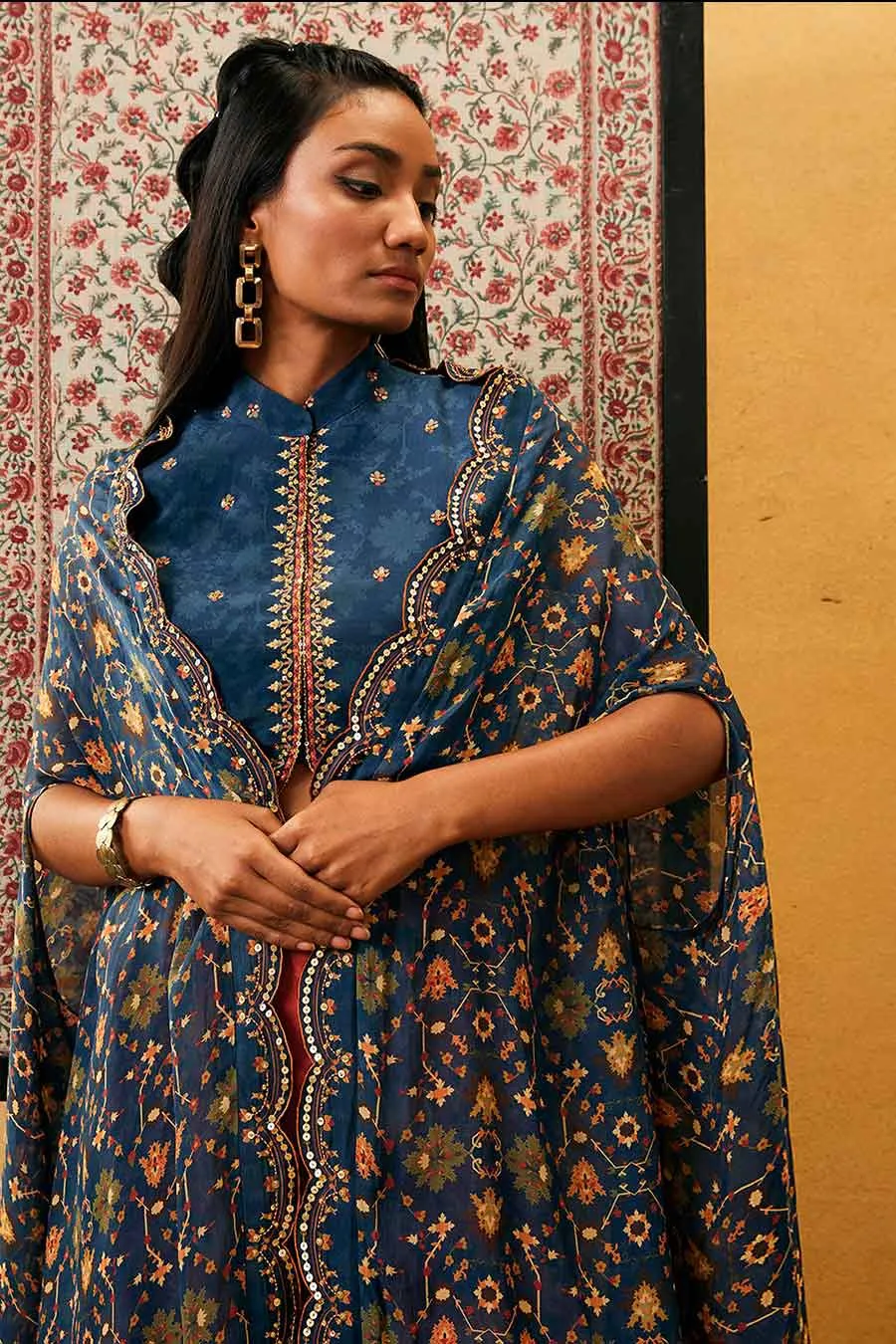 Zahra Embroidered Co-Ord Set With Cape