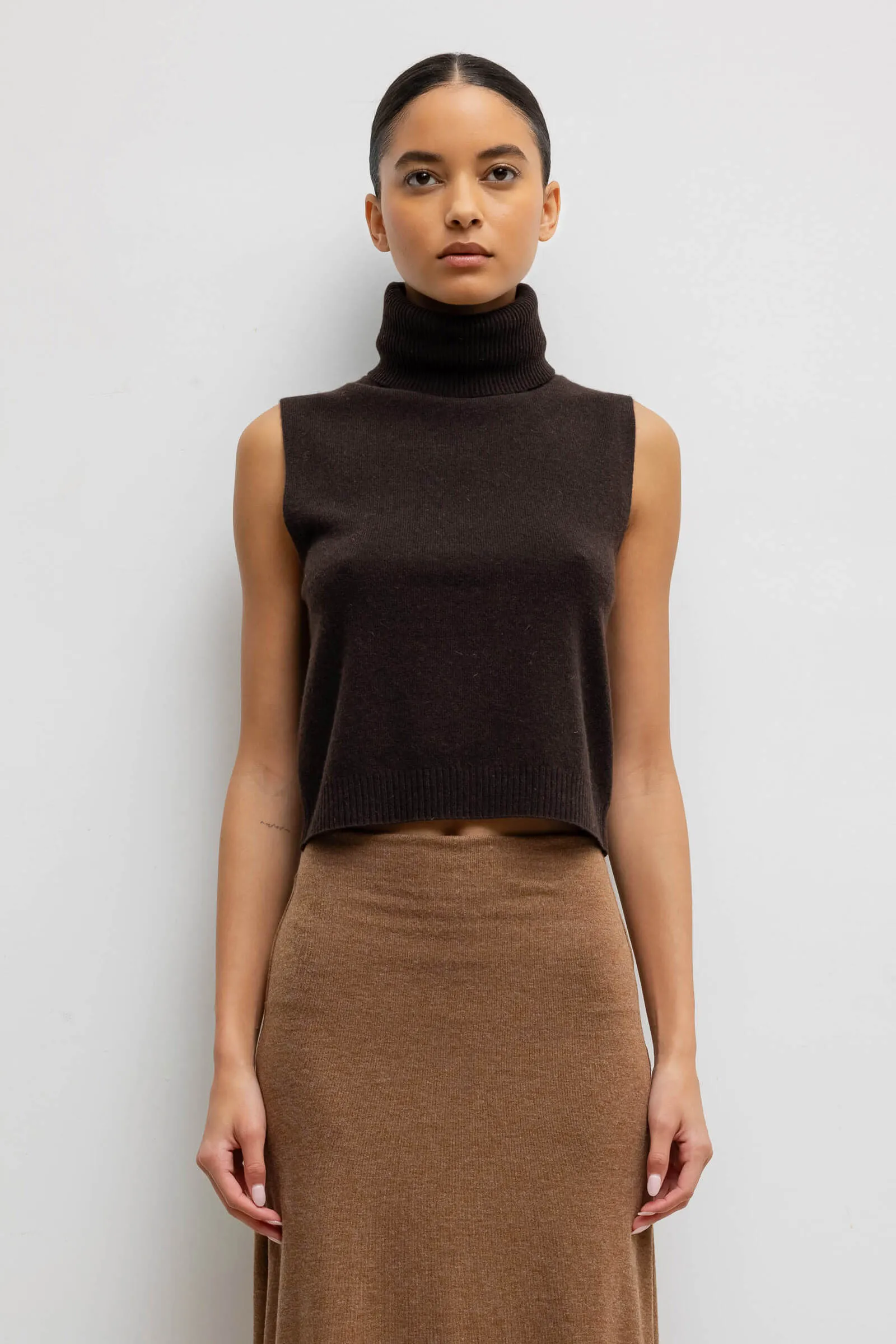 Zoe Sleeveless Turtleneck